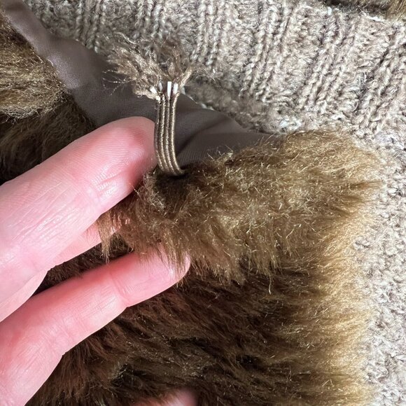 Romeo + Juliet Couture Cardigan Sweater Womens Medium Brown Faux Fur Dolman Knit - Picture 10 of 14